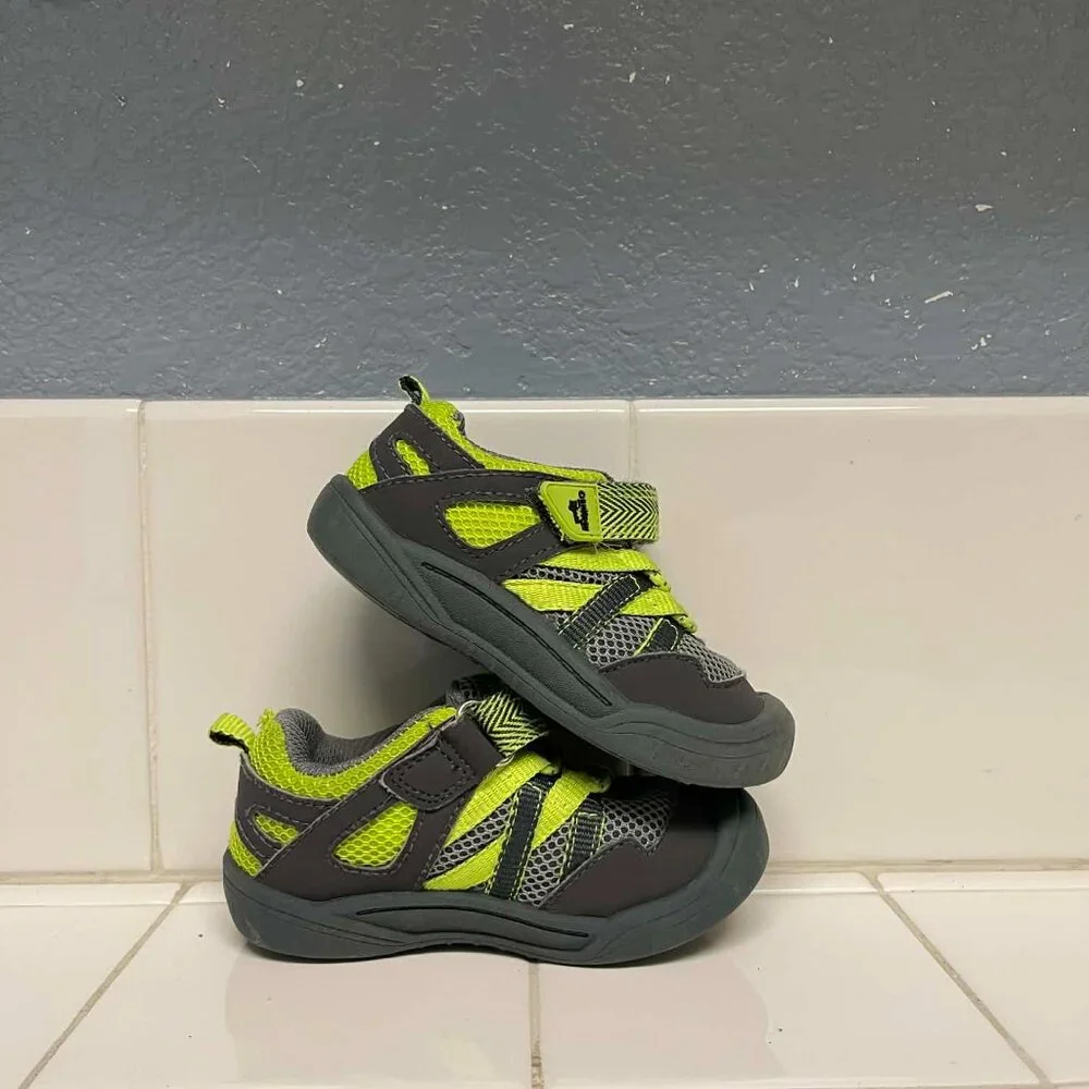 Osh Kosh toddler shoes